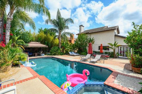 Lake Elsinore House | Spacious 4 BR with Heated Pool & SPA And Fire Pit