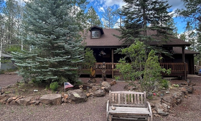 Pinetop House | Spacious 4 Bedroom cabin Pinetop Country Club with AC