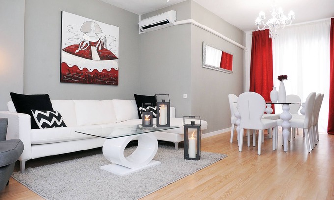 Esquerra de l'Eixample Apartment | Spacious 4BR Family Retreat Near Plaza Universidad