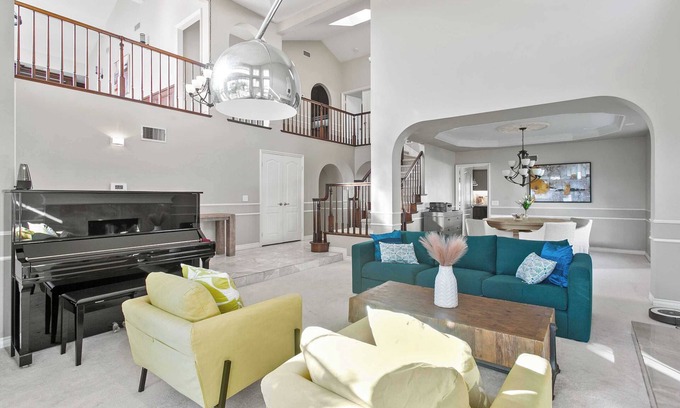 Yorba Linda House | Spacious 4BR Home｜Pool Access｜Modern Amenities｜ Yorba Linda｜Laundry Room #42033