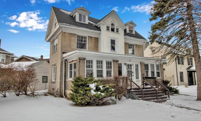 North Buffalo House | Spacious 4BR Near UB and Niagara Falls - Pet Friendly