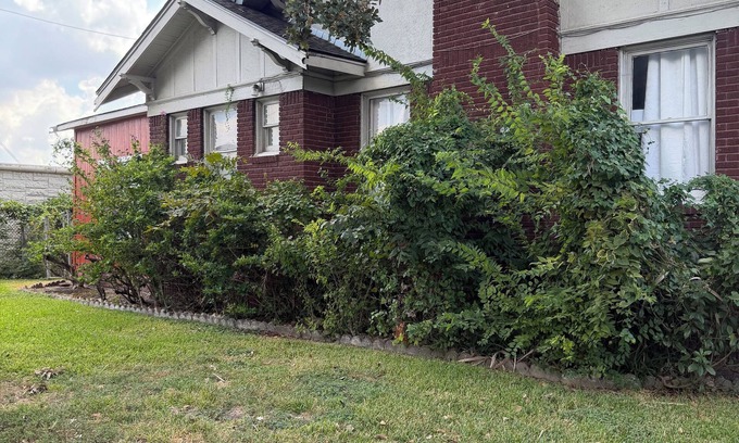 South Central Houston House | Spacious 4BR Retreat Houston's Museum District - Walk to Culture Nature & Dining