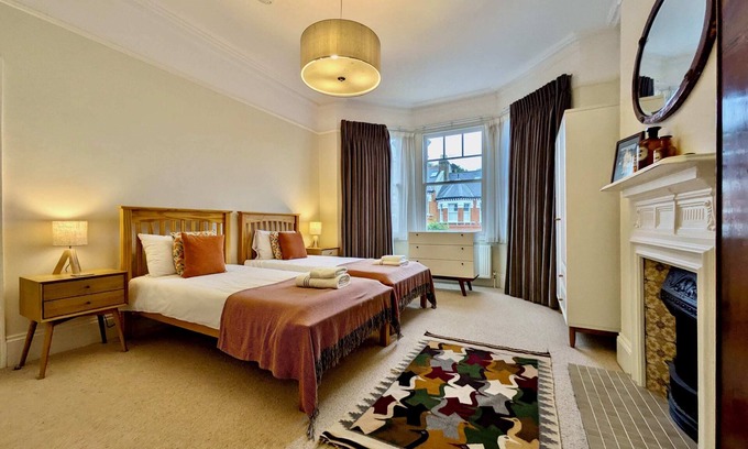 Tulse Hill House | Spacious 5-Bed Family Home Near Park