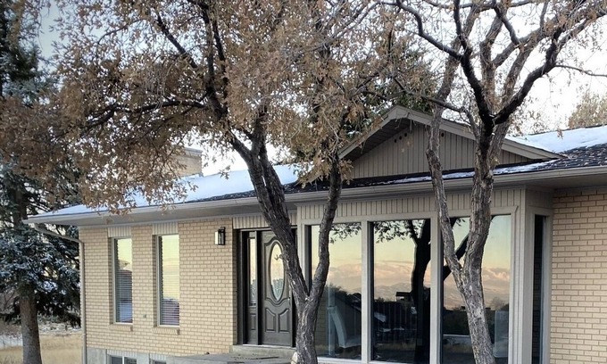 Lapoint House | Spacious 5-bed, near Dinosaur National Monument, Green River!