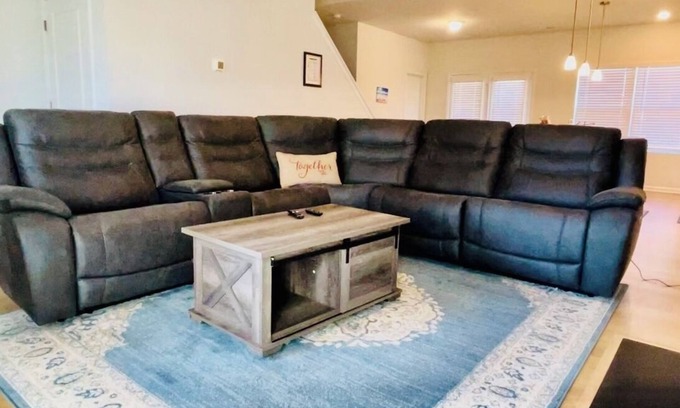 Winston - Salem House | Spacious 5-bedroom house with WiFi and AC in charming Winston-Salem