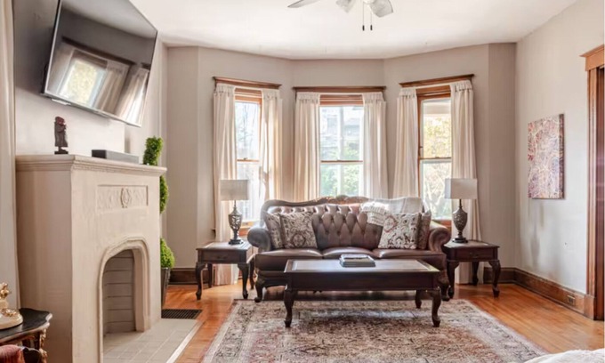 Latonia House | Spacious 5-bedroom house in historical Covington less than 10 mins to DT Cincy