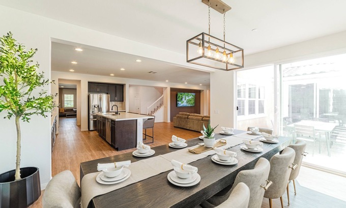 Winchester House | Spacious 5-bedroom house with AC, WiFi in awesome Murrieta