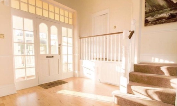 Southwold House | Spacious 5 bedroom Southwold home, all en-suite, close to pier and town