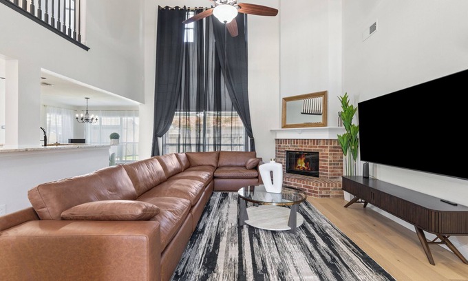 Burleson Villa | Spacious 5-bedroom villa in welcoming Burleson with WiFi, AC