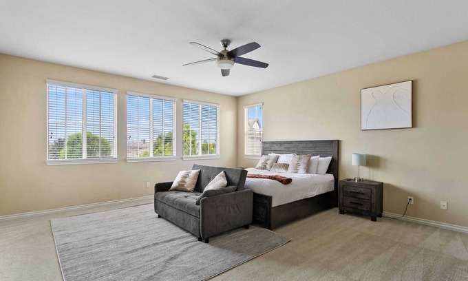 Eastvale House | Spacious 5BR Home in Eastvale Chef's Kitchen, Backyard & Prime Location #40809