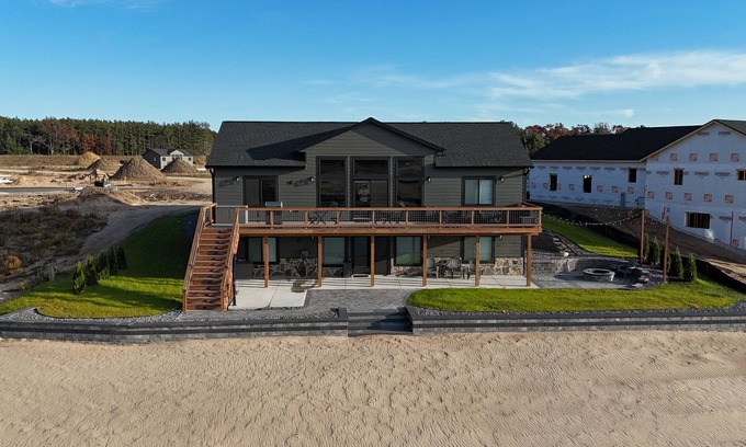 New Lisbon House | Spacious 6-bedroom home on Sunset Lake in New Lisbon, Wisconsin.