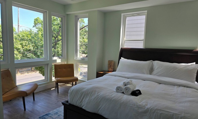 Southwest House | Spacious 6-bedroom townhome with parking in DC