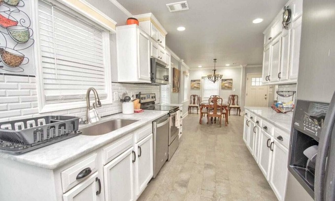 Atlanta House | Spacious 6BR Retreat – Near Downtown & Six Flags