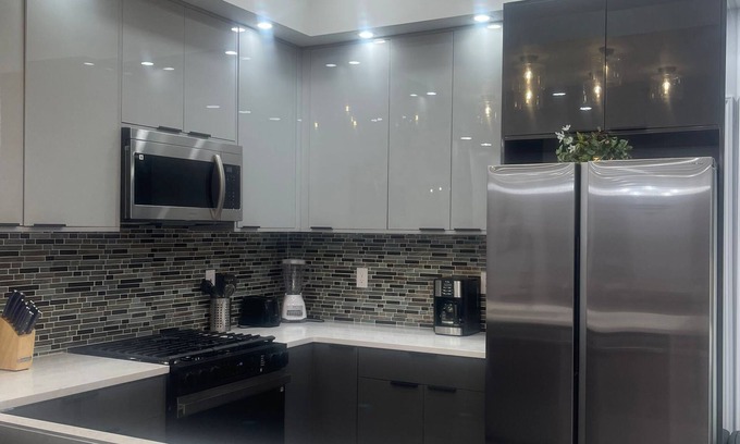 Downtown Memphis House | Spacious 7-bedroom house in delightful Memphis