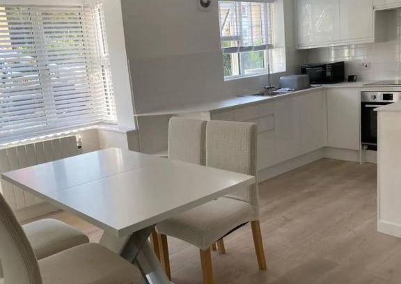 South Bermondsey Apartment | Spacious and Cosy 2 Bedroom Flat in Bermondsey