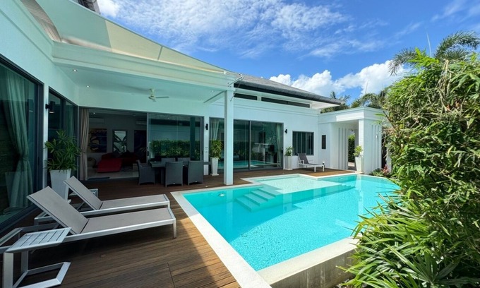 Rawai Villa | Spacious and Peaceful 2 Bedrooms Pool Villa in Rawai