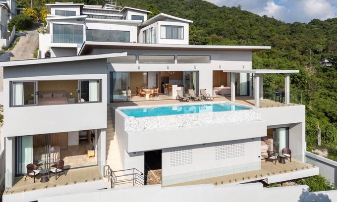 Maret House | spacious and stylish 4-bedroom private pool villa nestled in the scenic hills of Chaweng Noi.