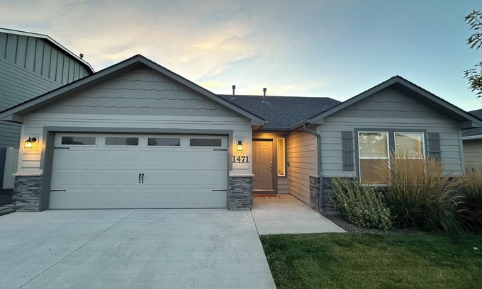 Kuna House | Spacious and stylish 3-bed 2-bath home with everything you need and more!