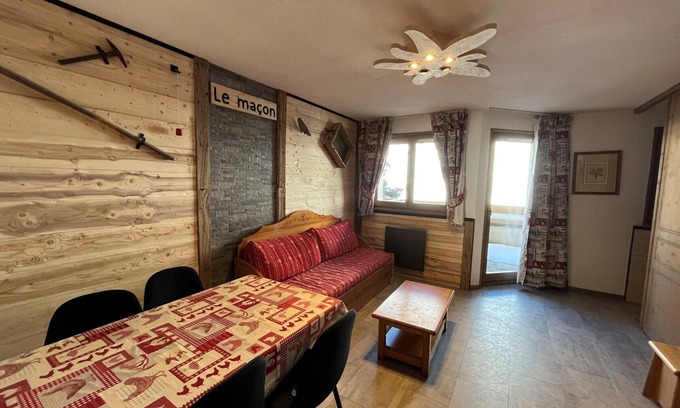 Val Cenis Apartment | Spacious Apartment for 6 at the Foot of the Slopes, Val-Cenis