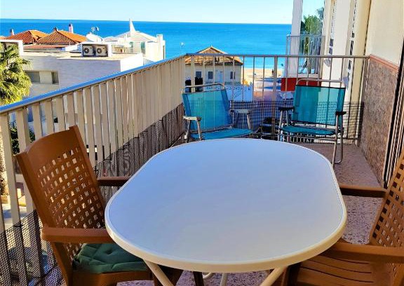 Tavernes de la Valldigna Apartment | Spacious apartment in Tavernes de la Valldigna with sea view