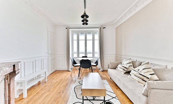 Puteaux Apartment | Spacious apartment View of Paris Boulogne