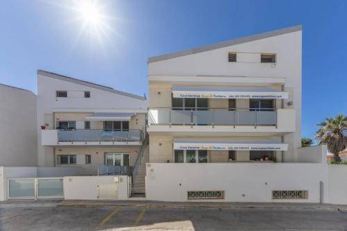 Punta Secca Apartment | Spacious apartment with sea view in Punta Secca