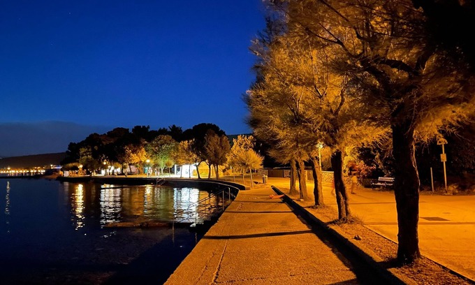 Punat Apartment | Spacious apartment with beautiful sea views - Croatia 1