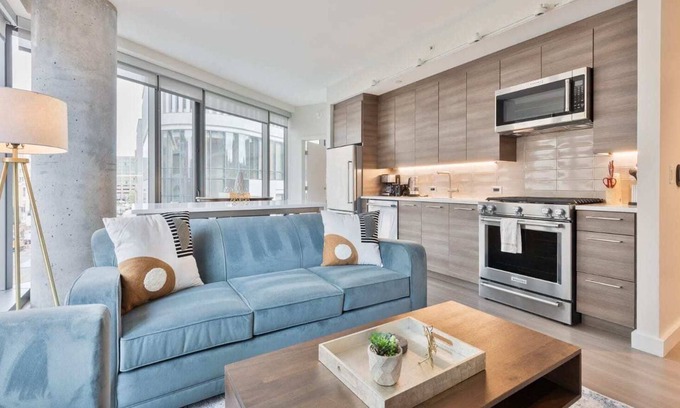 Back Bay Apartment | Spacious Apt In Back Bay