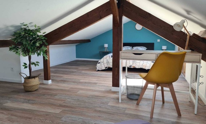 Le Pecq Apartment | Spacious attic duplex