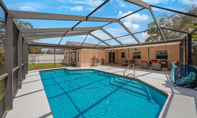 Largo House | Spacious Beach Bungalow | 4BR w/Pool & Game Room