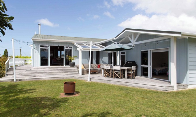Tairua House | Spacious beach house retreat on Hornsea. A short walk to town, estuary & beach.