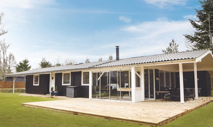 Farvang House | Spacious, beautiful cottage with four good bedrooms and two bathrooms.