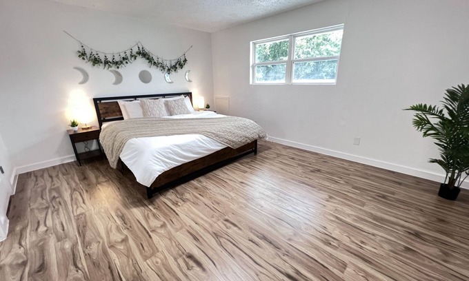 St. John - Coronado Hills House | Spacious Boho Style 3 Bedroom Duplex