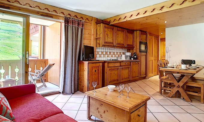 Reberty Apartment | Spacious & Bright Apt near Slopes - Balcony, Pool, Covered Parking