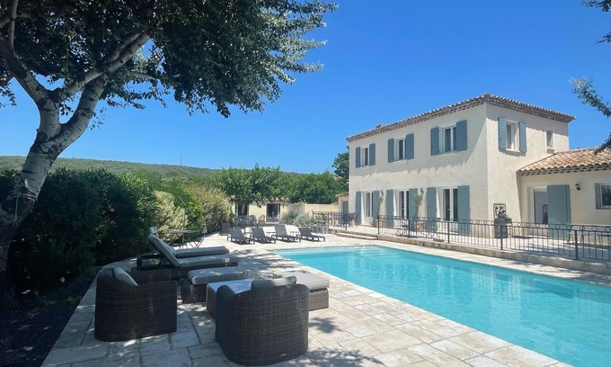 Argilliers Villa | Spacious, bright villa. Charm, comfort and calm. Heated swimming pool.