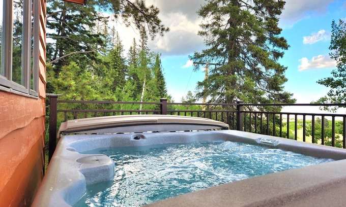 Lead Cabin | Spacious Cabin near Deadwood for Rally with Paved Roads - nat Barefoot Resort!