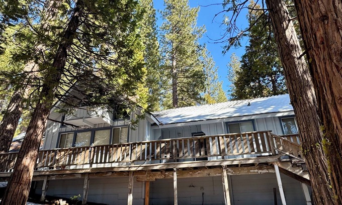 Strawberry Cabin | Spacious Cabin - Pinecrest & Dodgeridge Minutes Away