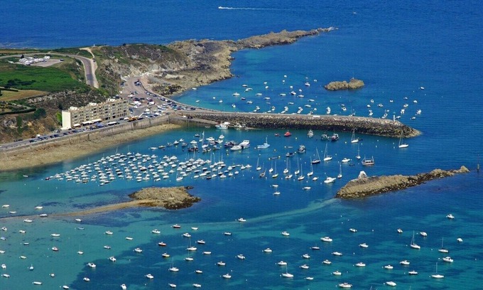 Languenan House | Spacious character rural property in Brittany, ideal for fun family times