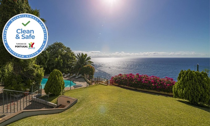 Canico Villa | Spacious clifftop Villa with pool | Villa Albatroz