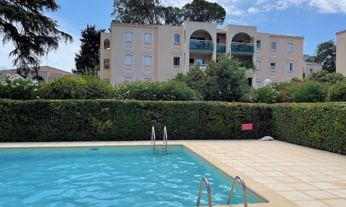 Les Beaux-Arts Apartment | Spacious cocoon with two terraces