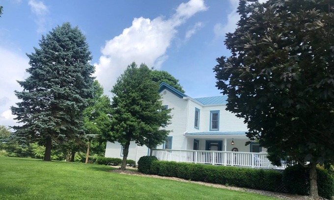 Prospect House | Spacious, comfortable, and, land!