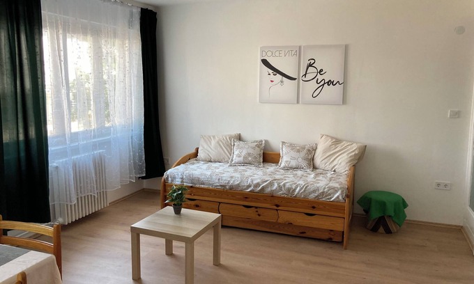 Szentimrevaros Apartment | Spacious comfy flat/w best central Buda location - family friendly