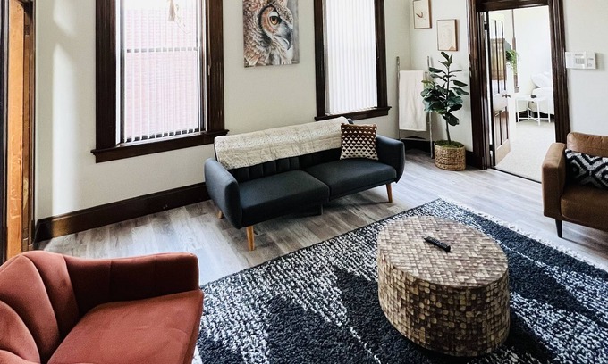 Cincinnati Condo | Spacious Condo Minutes from Sports Stadiums and Bar/Night Life