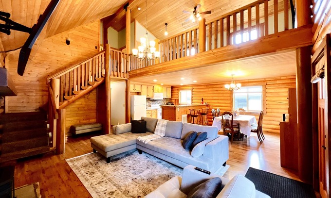 June Lake Cabin | Spacious & cozy 4 bedroom cabin w/mountain views