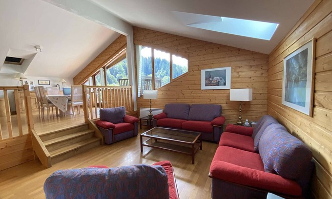 Beaufort Apartment | Spacious, Cozy Apartment for 6/7, Bright with Balcony, Near Ski & Shops, Wifi