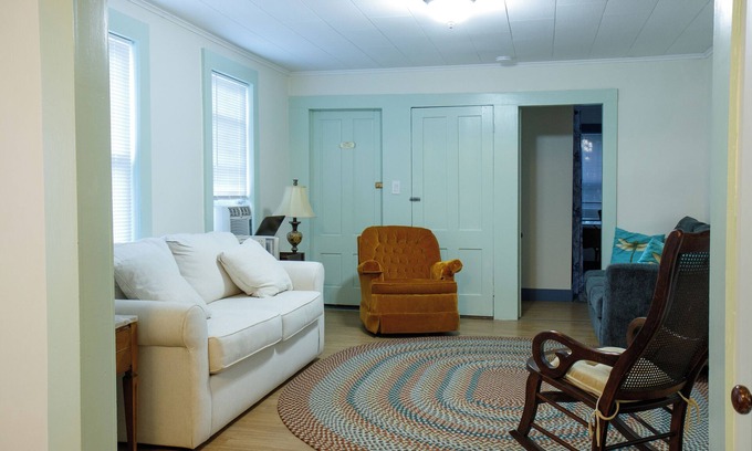 Shelburne Falls Apartment | Spacious & Cozy Ground Floor 2/3 Bed private suite