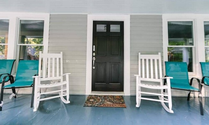Chapel Hill House | Spacious downtown apt B next to Franklin st.