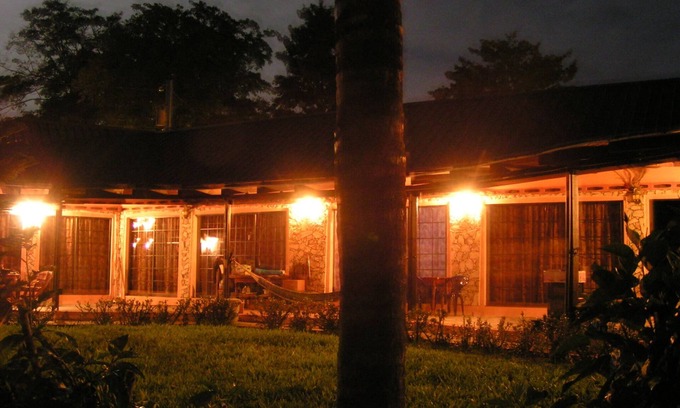 Black Rock Apartment | Spacious eco-friendly two bedroom apartment, located 5mins from the beach.
