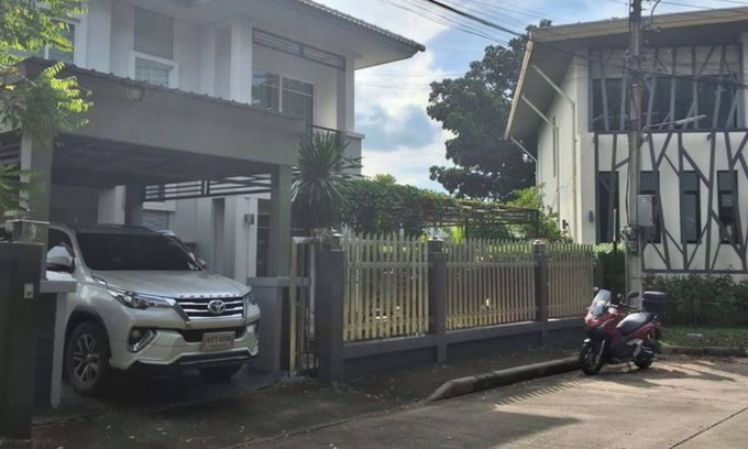 Bang Prok House | Spacious Entire House with shared Fitness Room and Shared Indoor Pool in club