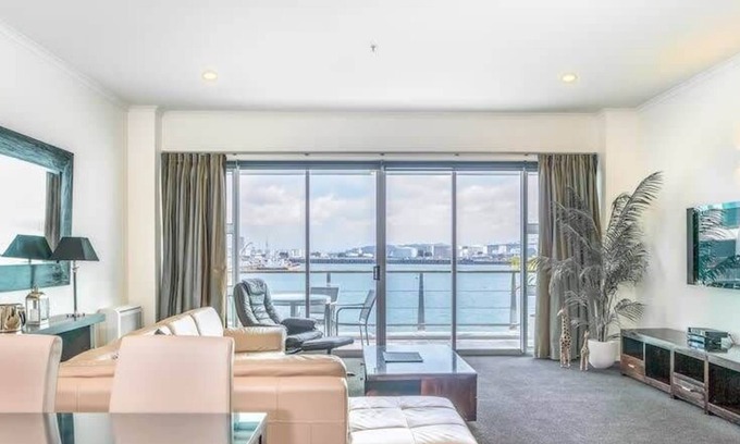 Auckland Central Business District Apartment | Spacious Executive Apartmt, great Views! Location